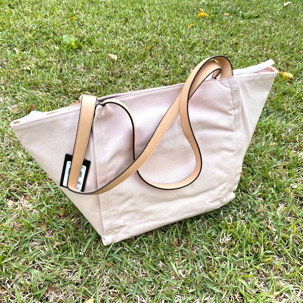 New DKNY Courtney EW East West Canvas Tote (Store Return) - Picture 11 of 15